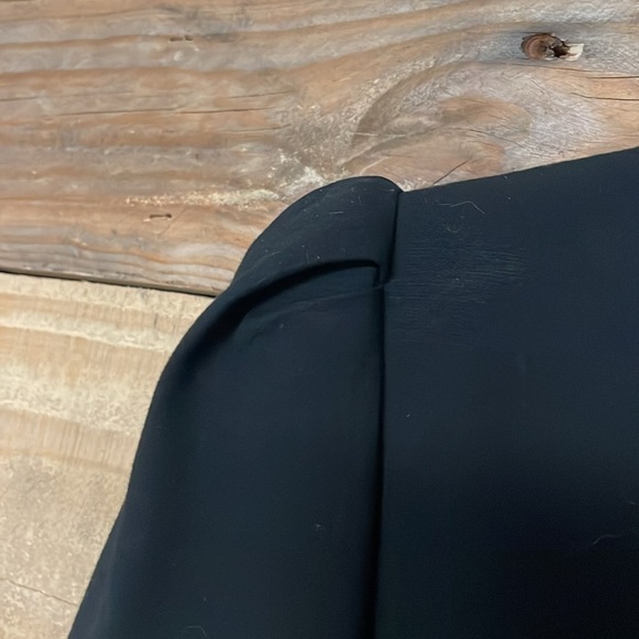 White House Black Market size 2 black one button closure blazer with pockets - Picture 7 of 9